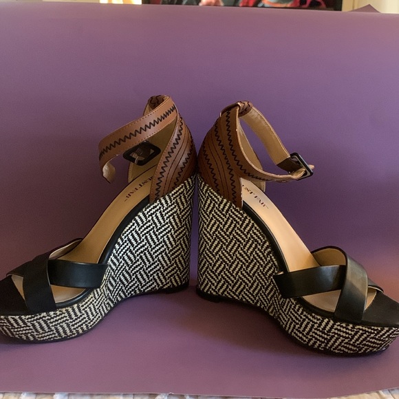 Just Fab SIZE 6 Wedge Heels! - Picture 2 of 3